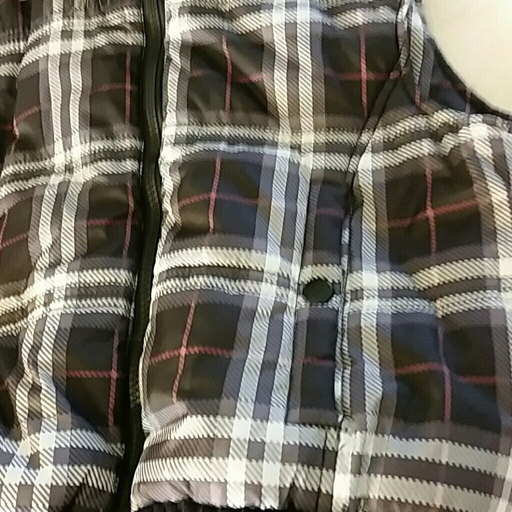 Vest - Picture 4 of 5
